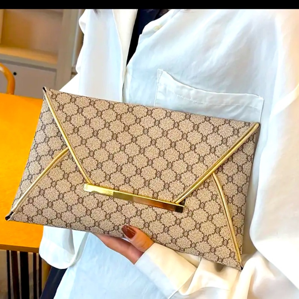 NWT Classic Elegant Envelope‎ Clutch Wallet
